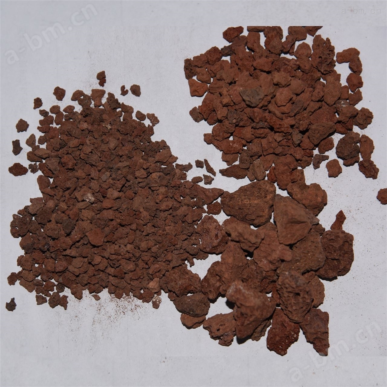 厂家批发3-5cm红色火山石颗粒